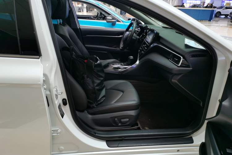 Used Toyota Camry 2023 2.0GVP Premier Edition Right Front Seat