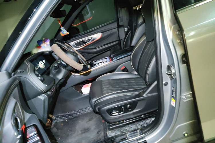 Used GAC Trumpchi GS8 2022 Linghang Series 2.0 TGDI Two-Wheel-Drive Luxury Smart Connectivity Version (7 Seats)