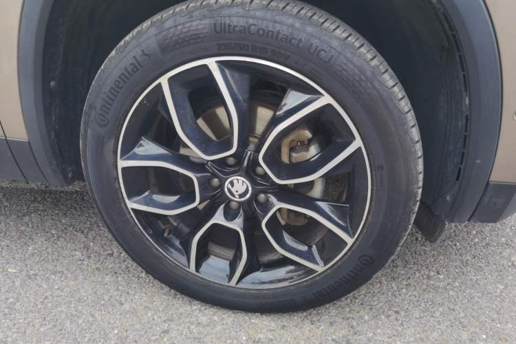 Used Skoda Kodiaq 2019 Facelifted TSI330 7-Seater Two-Wheel-Drive Luxury Enjoyment Edition China VI Standard Right Front Wheel Hub