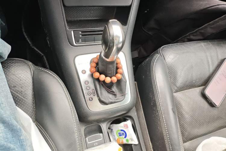 Used Volkswagen Tiguan 2013 1.8 TSI Automatic All-Wheel Drive Luxury Model Gear Lever