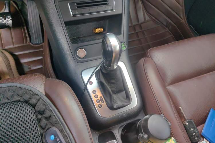 Used Volkswagen Tiguan 2015 1.8TSI Automatic Two-Wheel Drive Luxury Model Gear Lever