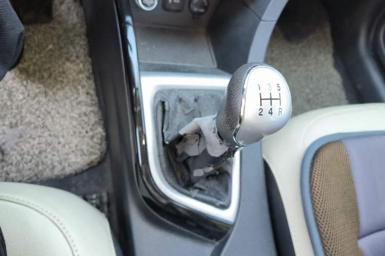 Used Changan Alsvin V7 2016 1.6L Manual Enjoyment Model China V Standard
