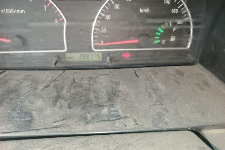 Used Dongfeng Shuaike 2013 Revised Version 1.5L Manual Standard Edition 7 Seats China IV Standard
