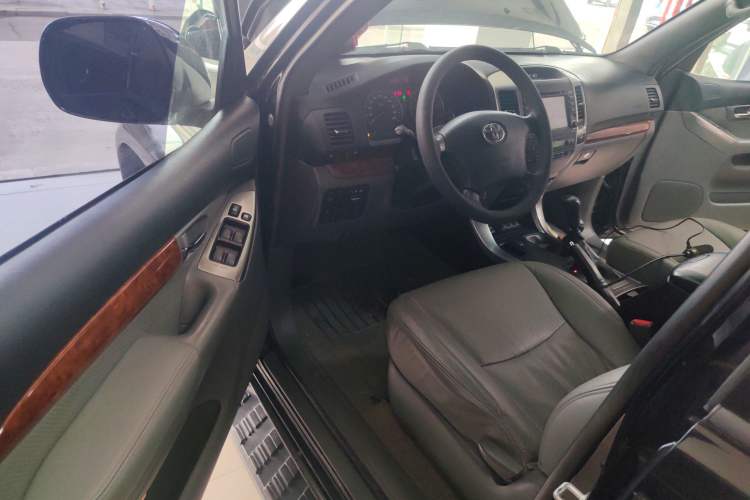 Used Toyota Prado 2004 GX 2.7 Automatic Model