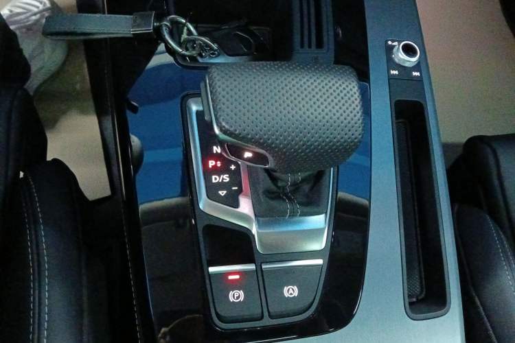 Used Audi Q5L 2024 40 TFSI Fashion Dynamic Model