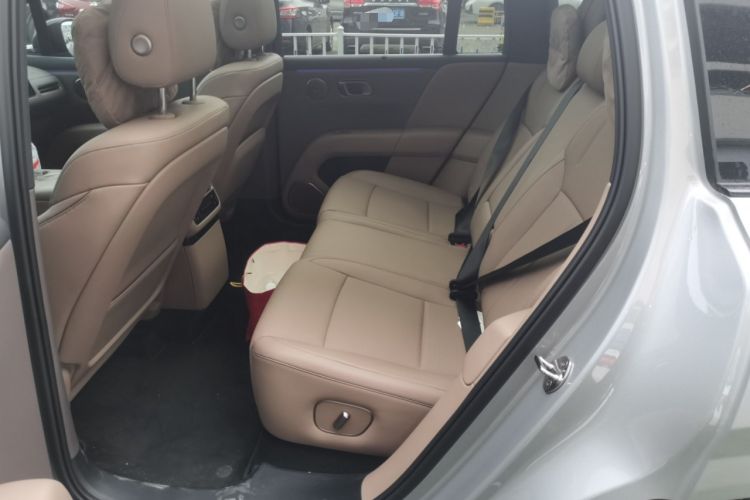 Used Li Auto Li Auto i6 2025 Model Two-Wheel-Drive Standard Type
