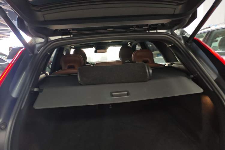 Used Volvo XC60 2021 T5 4x4 Smart Luxury Edition Trunk