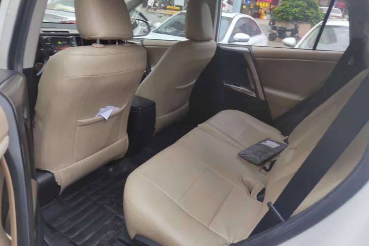 Used Toyota RAV4 2013 2.0L CVT Two-Wheel Drive Urban Edition
