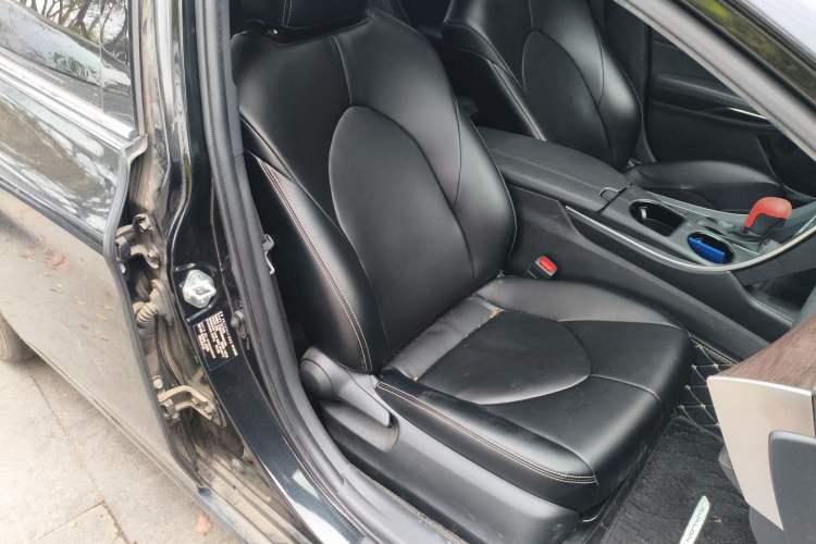 Used Toyota Avalon 2019 2.0L Ambition Edition China VI