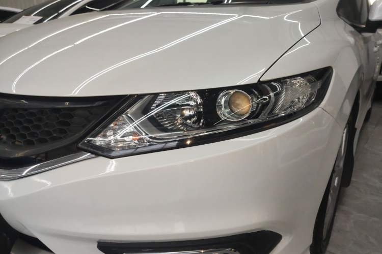 Used Honda Jade 2016 1.8L Automatic Comfort Elite Version 5 Seats Left Front Headlight