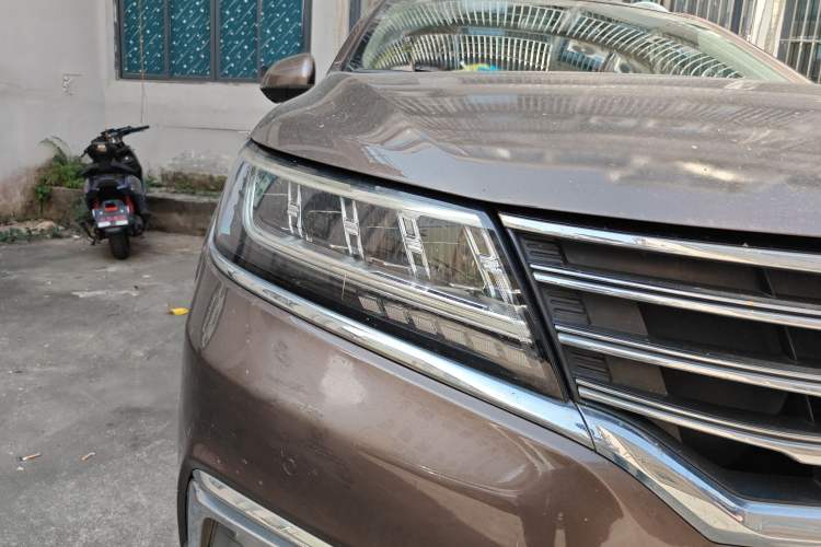 Used Roewe RX5 2018 20T Two-Wheel Drive Automatic Internet Smart Luxury Edition
