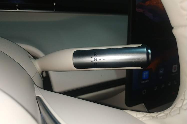 Used Hima Luxeed S7 2025 705 km Pro