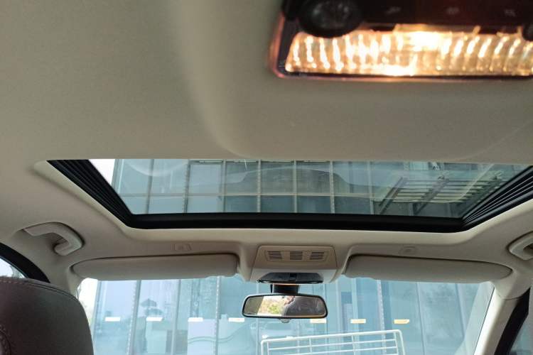 Used BMW 5 Series 2014 525Li Luxury Design Package
