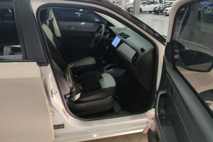 Used Skoda Fabia 2015 1.4L Automatic Front-Drive Model