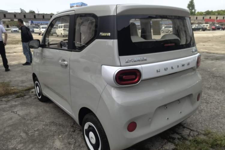 Used Wuling Hongguang MINIEV 2024 3rd Generation 215km Youth Edition Rear Left 45 Deg