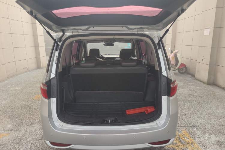 Used CHANGAN KAICHENG Oushang A600 2016 1.5L Manual Luxury 7-Seater Trunk