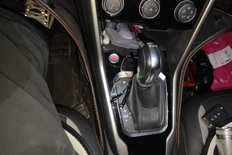 Used Volkswagen T-ROC 2019 230TSI DSG Two-Wheel-Drive Advanced Version China VI Standard