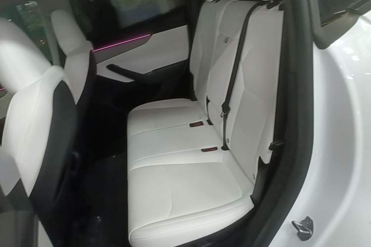 Used Tesla Model Y 2025 Rear-Wheel Drive First Edition