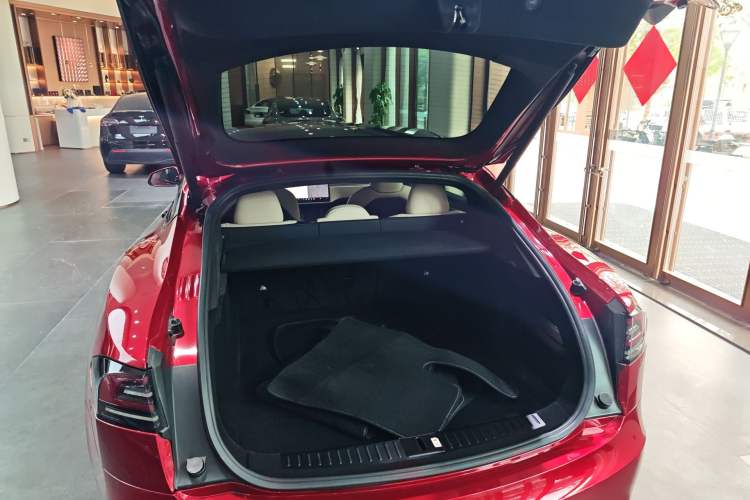 Used Tesla Model S 2023 Three-Motor All-Wheel-Drive Plaid Version
