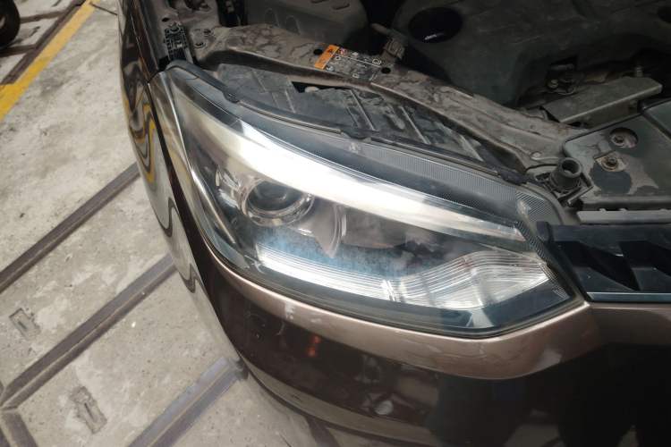 Used MG GS 2016 1.5TGI Manual Value Edition Right Front Headlight