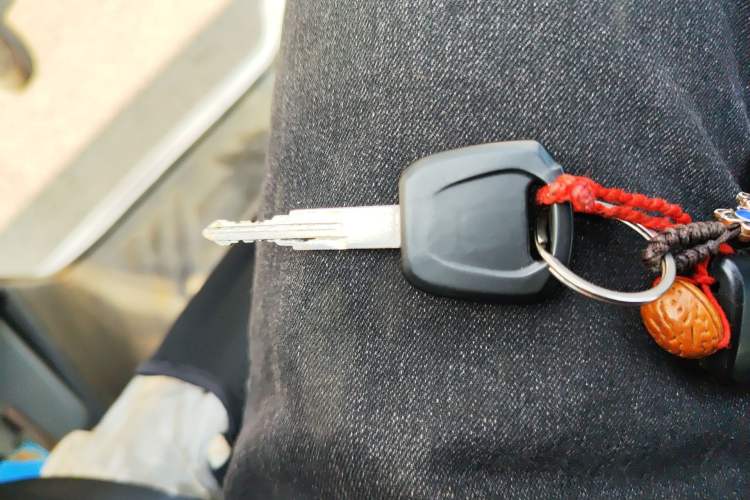 Used Foton Toano 2023 2.5T Manual Jixiang Van Extended Wheelbase Mid-Roof Design with Rear Dual Tires 3-Seater