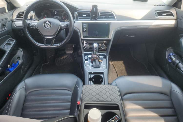 Used Volkswagen Lamando 2019 280TSI DSG Comfort Edition China VI standard Center Console