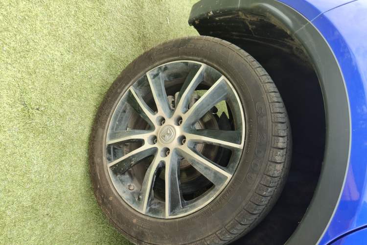 Used JMC Yusheng S330 2016 1.5L GTDi Automatic Two-Wheel Drive Flagship Edition Right Rear Wheel Hub