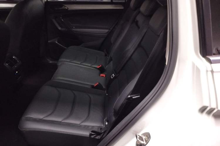 Used Volkswagen Tiguan L 2019 Revised 330TSI Automatic Two-Wheel Drive Smart & Luxury Edition China VI Standard
