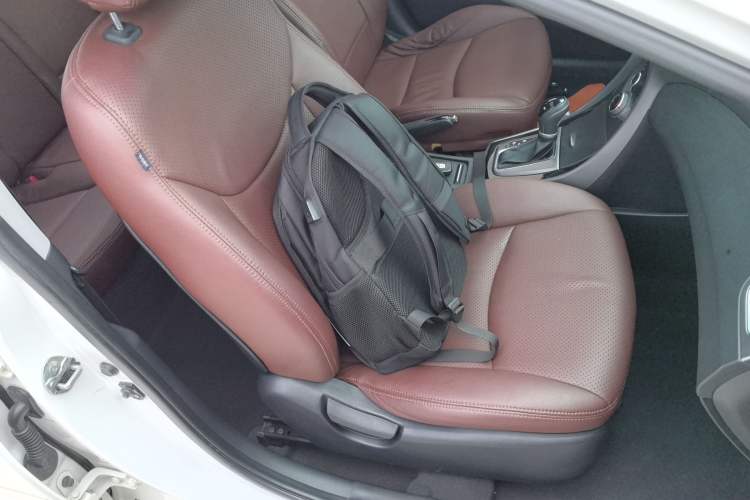 Used Hyundai Elantra (5th Generation / Langdong) 2015 1.6L Automatic Leading Model