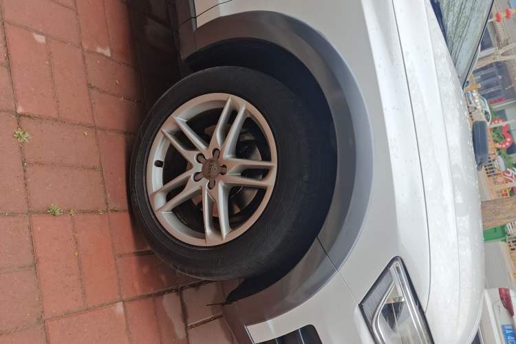 Used Audi Q5 2018 Collector's Edition 40 TFSI Technology Model Right Front Wheel Hub