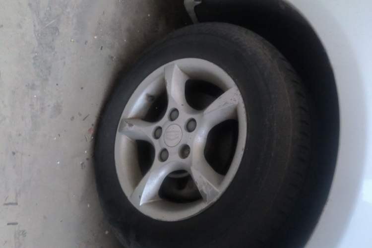 Used Geely Auto Emgrand 2014 Hatchback 1.5L Manual Fashion Edition
