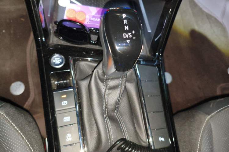 Used Volkswagen Passat 2024 330TSI Elite Edition Gear Lever