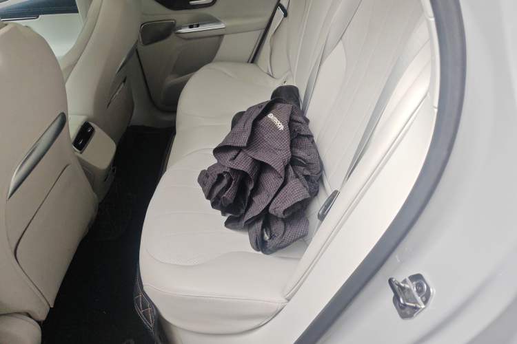 Used Mercedes-Benz EQE SUV 2024 350 4MATIC Luxury Edition Left Rear Seat