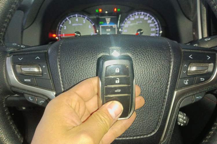 Used Toyota Crown 2018 2.0T Fashion Edition Vehicle Key