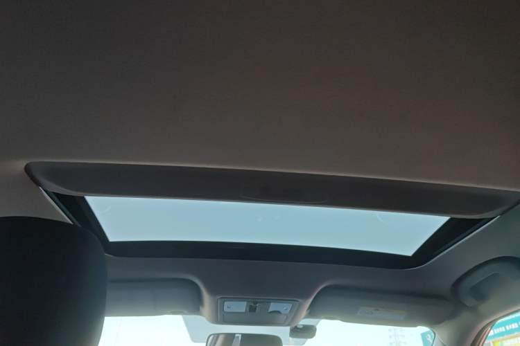 Used Nissan Lannia 2019 1.6L CVT Smart Connect Smart Cool Version China VI Standard Headliner