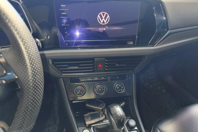 Used Volkswagen Sagitar 2021 200TSI DSG Comfort Connect Edition Audio And AC Panel