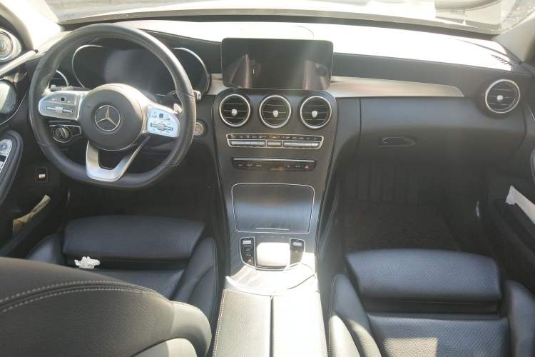 Used Mercedes-Benz C-Class 2020 C 200 L Fashion Edition Sport Version Center Console