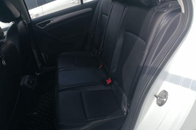 Used Volkswagen Golf 2018 1.6L Automatic Fashion Model