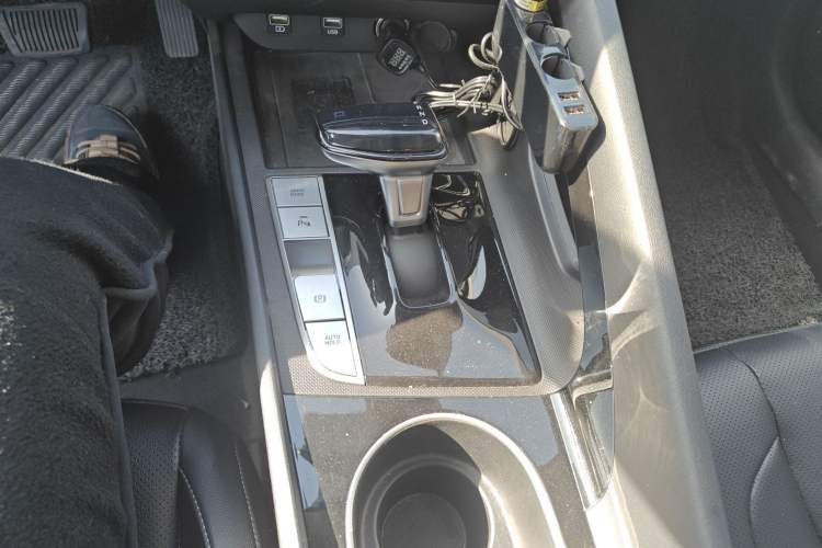 Used Hyundai Elantra 2022 1.5L CVT LUX Prestige Edition
