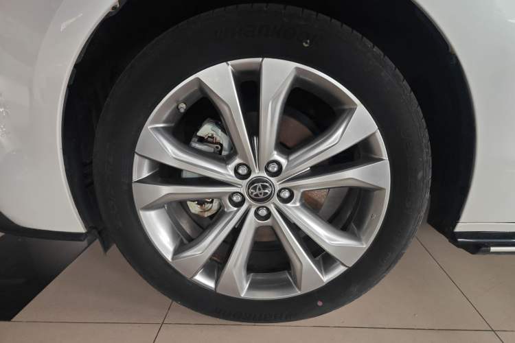 Used Toyota SIENNA 2023 2.5L Hybrid Deluxe Edition