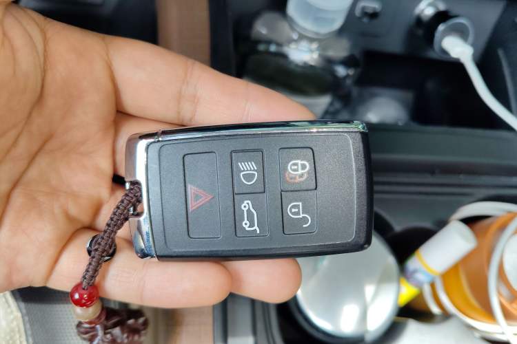 Used Land Rover Defender 2022 110 P400 X-DYNAMIC HSE Vehicle Key