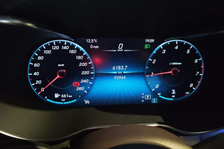 Used Mercedes-Benz GLC 2022 Refreshed GLC 260 L 4MATIC Dynamic Edition Instrument Cluster