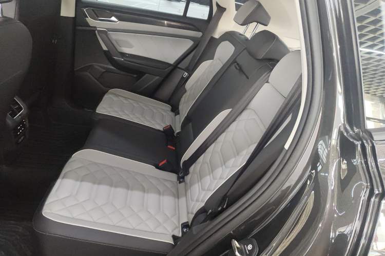 Used Volkswagen Tayron 2023 280TSI Two-Wheel-Drive Luxury Plus Advanced Version Left Rear Seat