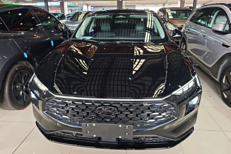 Used Ford Mondeo 2025 2.0T EcoBoost Luxury Version Front