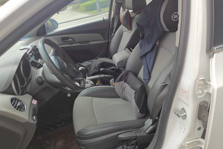 Used Chevrolet Cruze 2013 1.8L SE AT Left Front Seat