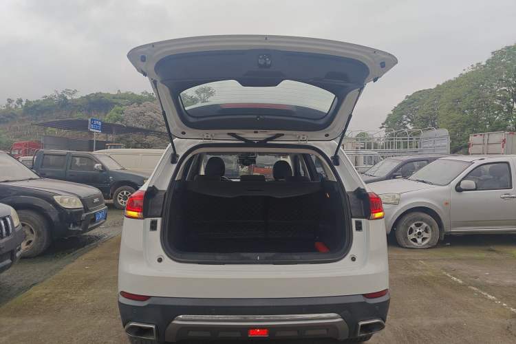 Used Haval H6 2017 Blue Label 2.0T Automatic Two-Wheel Drive Smart Edition Trunk