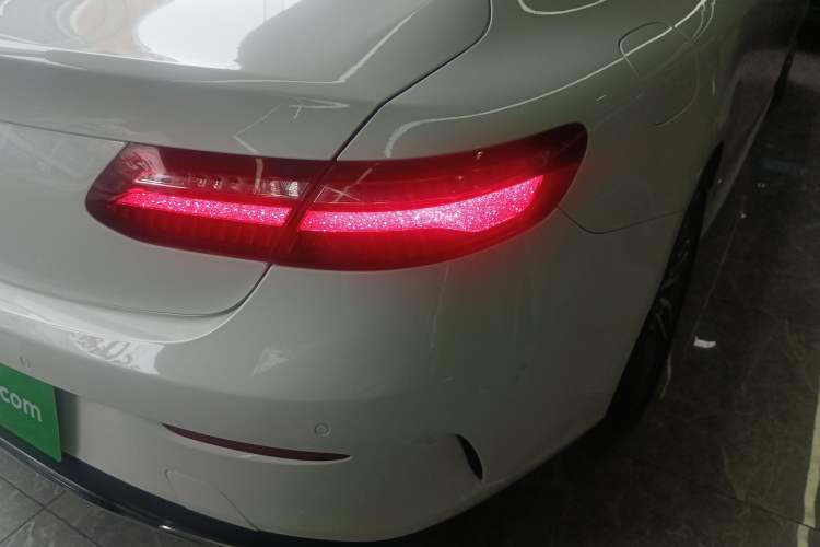 Used Mercedes-Benz E-Class 2017 E 200 Coupe Exterior 3