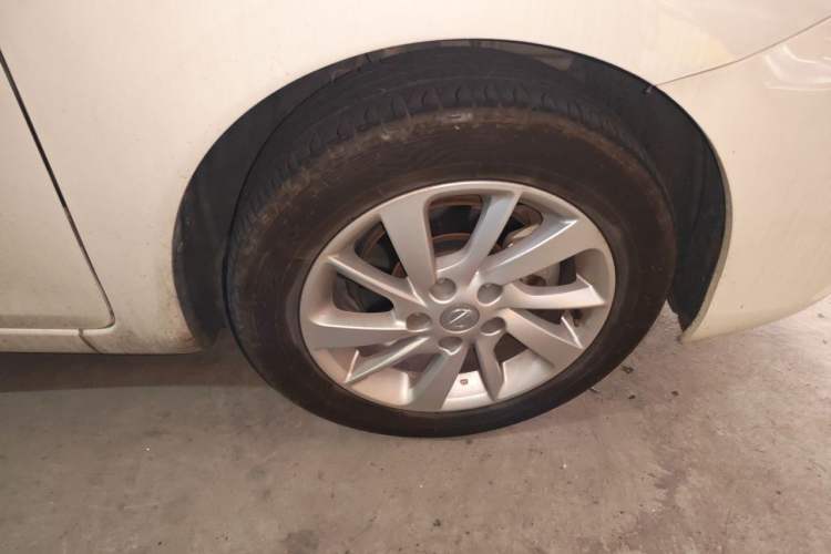 Used Nissan Tiida 2016 1.6L CVT Cool Dynamic Edition
