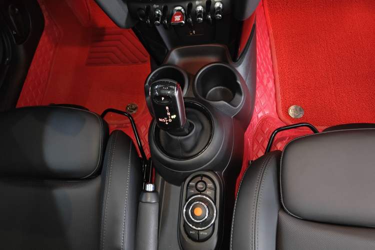 Used MINI 2021 1.5T COOPER Classic Edition