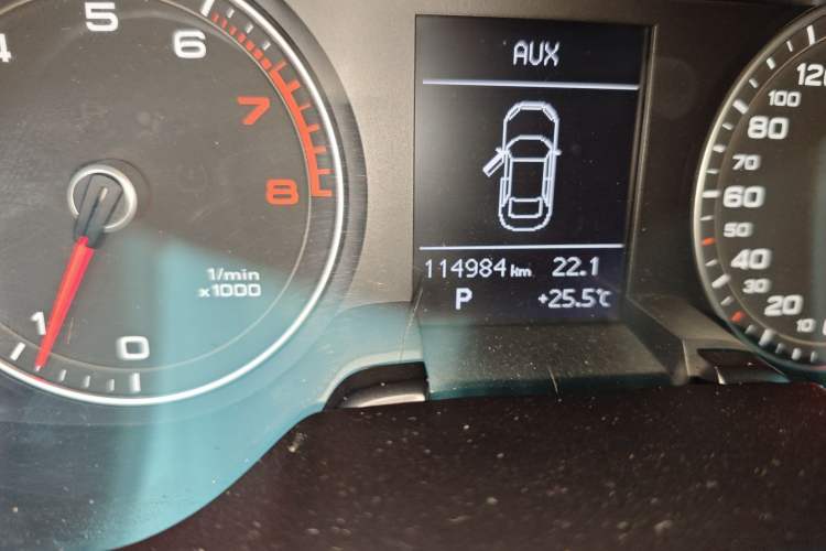 Used Audi A4L 2013 35 TFSI Automatic Standard Model Odometer Close Up